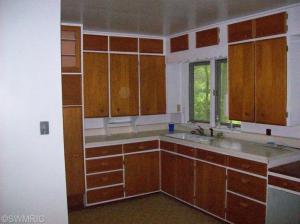 933 James St, Plainwell, MI 49080 photo 8