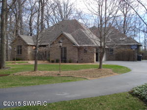 2385 Forest Hills Ln, Saint Joseph, MI 49085 photo 1