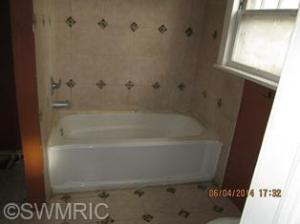 600 West St, Three Rivers, MI 49093 photo 4