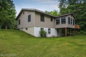 7854 E Jackson St, White Cloud, MI 49349 photo 4