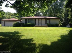 10624 Riverview Dr, Plainwell, MI 49080 photo 1