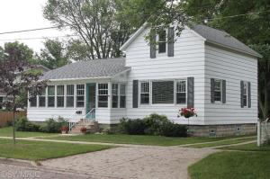 108 E Ann St, Spring Lake, MI 49456 photo 2