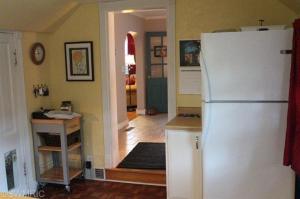 108 E Ann St, Spring Lake, MI 49456 photo 5