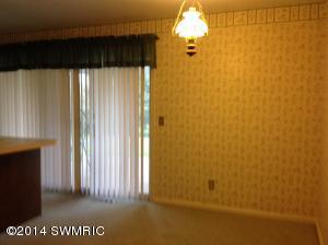 408 Hicks Ave, Plainwell, MI 49080 photo 4