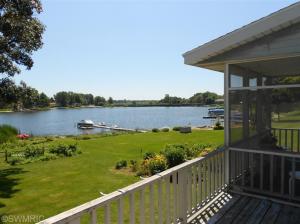 746 Fall St, Spring Lake, MI 49456 photo 2