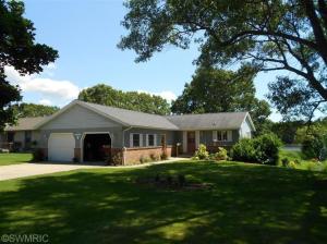 746 Fall St, Spring Lake, MI 49456 photo 1