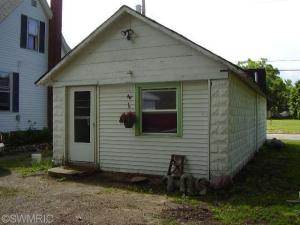 606 Harrison Ave, Belding, MI 48809 photo 1