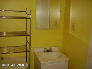 606 Harrison Ave, Belding, MI 48809 photo 9