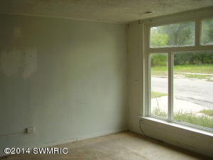 606 Harrison Ave, Belding, MI 48809 photo 4