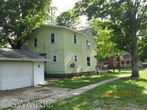 500 Maple St, Three Rivers, MI 49093 photo 3