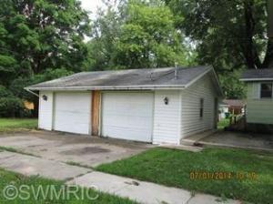 500 Maple St, Three Rivers, MI 49093 photo 2