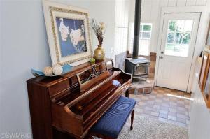 116 E Ann St, Spring Lake, MI 49456 photo 9