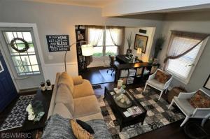 116 E Ann St, Spring Lake, MI 49456 photo 2