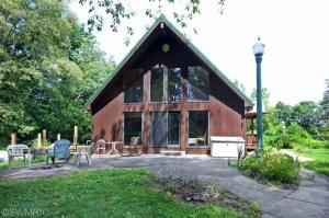 748 9th St, Plainwell, MI 49080 photo 2
