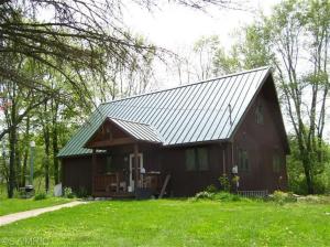 748 9th St, Plainwell, MI 49080 photo 3