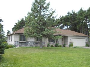 541 Forstrom Dr, Lowell, MI 49331 photo 2