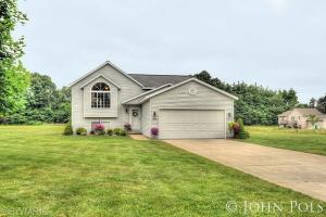 3864 Hidden Forest Dr, Dorr, MI 49323 photo 1