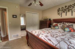 2929 Hidden Forest Ct, Dorr, MI 49323 photo 4