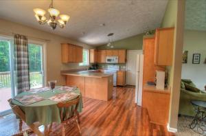 2929 Hidden Forest Ct, Dorr, MI 49323 photo 7