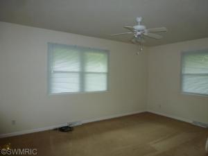 614 W Front St, Buchanan, MI 49107 photo 5