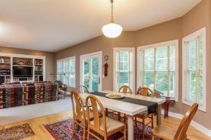 5447 Forest Bend Dr SE, Ada, MI 49301 photo 9