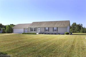 1085 5th St, Plainwell, MI 49080 photo 1