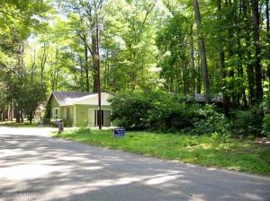1863 Wolf Lake Dr, Baldwin, MI 49304 photo 3