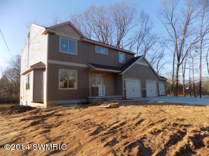 8477 45th St, Ada, MI 49301 photo 2