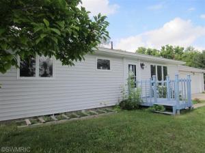 123 E Clark St, Grant, MI 49327 photo 2