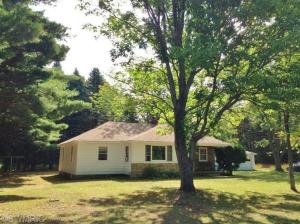 3887 Maple Rd, Manistee, MI 49660 photo 1