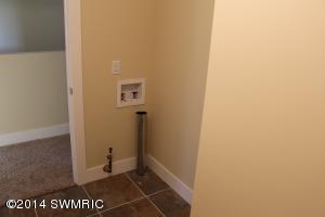 9111 Meadows Pointe, Allendale, MI 49401 photo 13