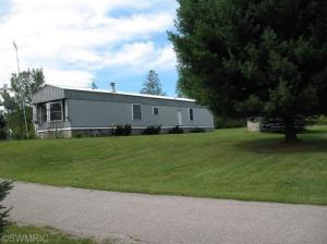 9351 13 Mile Rd, Mecosta, MI 49332 photo 1