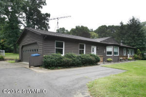 8403 S 2nd St, Mattawan, MI 49071 photo 2
