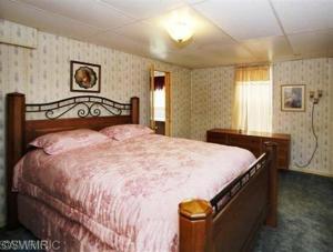 500 West St, Three Rivers, MI 49093 photo 10