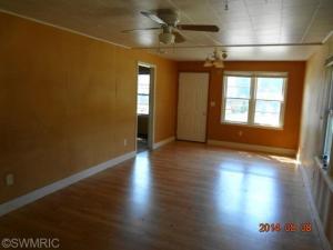 538 6th St, Baldwin, MI 49304 photo 3