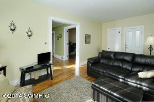 217 W Bridge St, Plainwell, MI 49080 photo 5