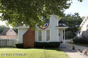 217 W Bridge St, Plainwell, MI 49080 photo 2