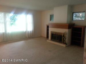 1208 Main St S, Crystal, MI 48818 photo 4