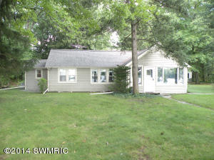 980 Lakewood St, Pullman, MI 49450 photo 3
