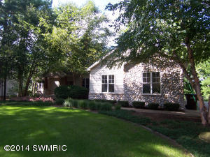 4303 W Pine Bluff Dr, Grant, MI 49327 photo 4