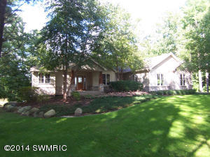 4303 W Pine Bluff Dr, Grant, MI 49327 photo 3