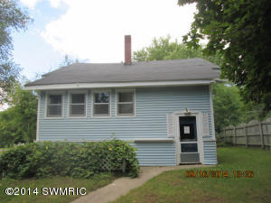 1010 S Bridge St, Belding, MI 48809 photo 5