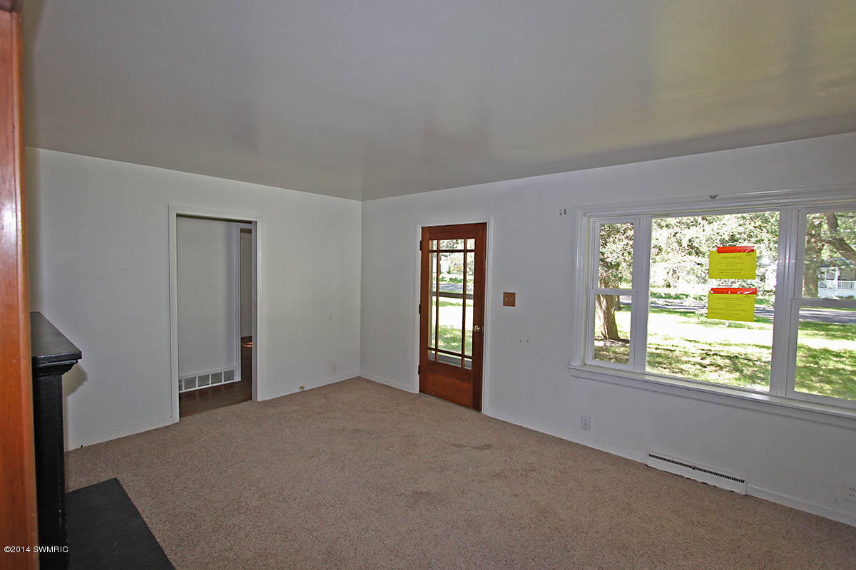 369 13th St, Plainwell, MI 49080 photo 29