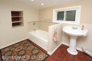 321 W Bridge St, Plainwell, MI 49080 photo 7
