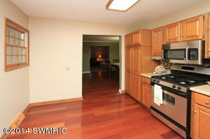 321 W Bridge St, Plainwell, MI 49080 photo 9