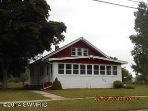734 Harrison St, Belding, MI 48809 photo 1
