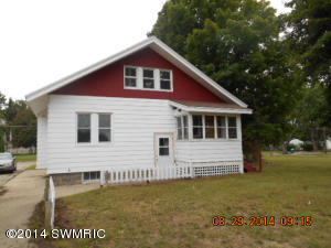 734 Harrison St, Belding, MI 48809 photo 3
