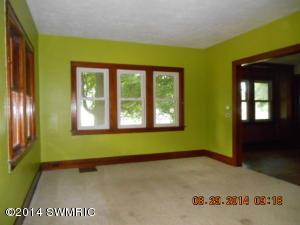 734 Harrison St, Belding, MI 48809 photo 5