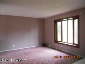 701 W May St, Belding, MI 48809 photo 4