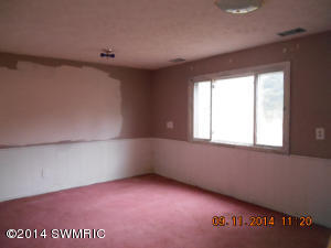 701 W May St, Belding, MI 48809 photo 10